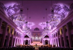 Свет ТМ «СДТ» для концерта «Жёлтые звёзды» в Большом зале Санкт-Петербургской Филармонии им. Д.Д. Шостаковича 31 января 2023 года.