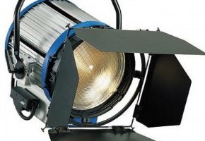 Пополнение парка  светового оборудования: Прожектор с линзой Френеля ARRI STUDIO