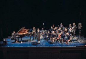 Свет СДТ для Chigadaev Big Band в Большом зале Филармонии 5 января 2023 года.